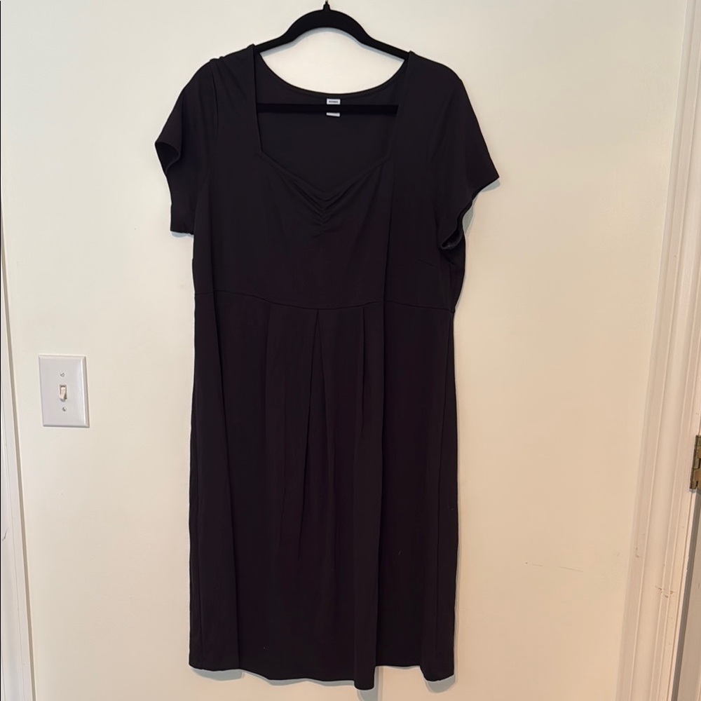 Old Navy Maternity XL Black Short Sleeve Sweetheart Neck Empire Waist Midi Dress